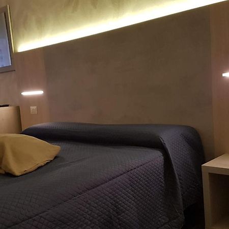 Domus Roma Hotel Exterior photo