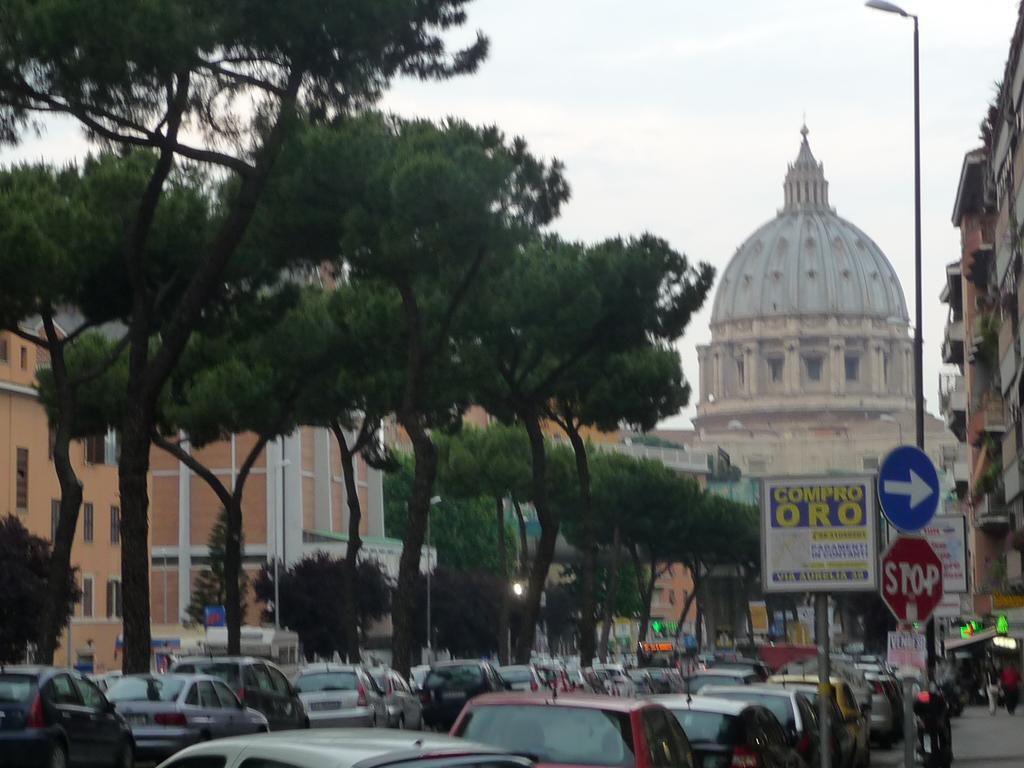 Domus Roma Hotel Exterior photo